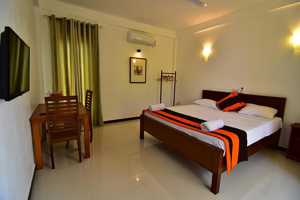 Park Lane 88 Apartments Negombo Exterior foto