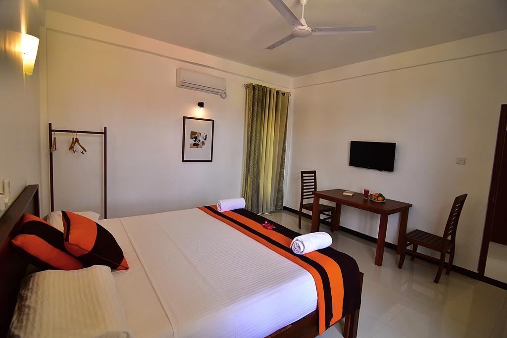 Park Lane 88 Apartments Negombo Exterior foto